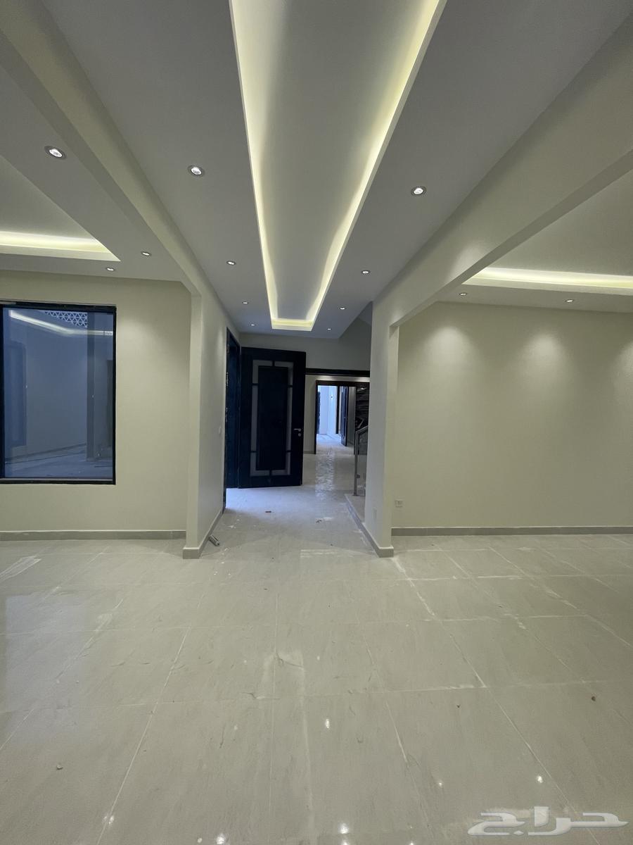 5 bedroom villa in Al Janadriyah 22
