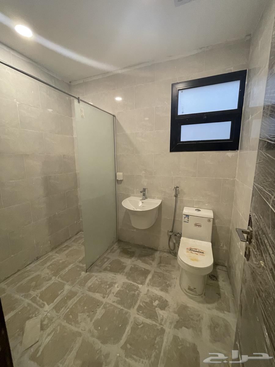 5 bedroom villa in Al Janadriyah 25