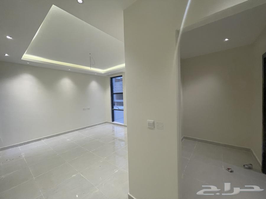 5 bedroom villa in Al Janadriyah 28