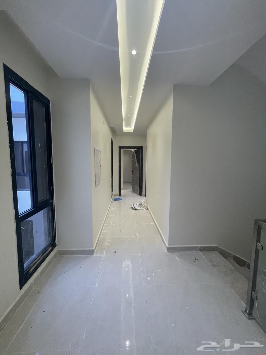 5 bedroom villa in Al Janadriyah 33