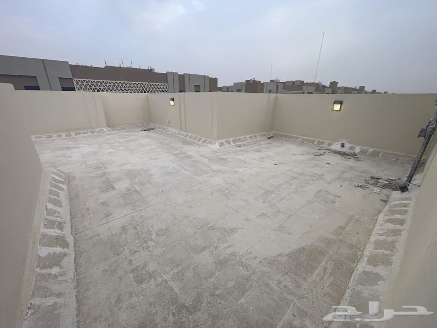 5 bedroom villa in Al Janadriyah 36