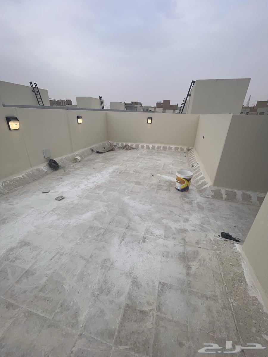 5 bedroom villa in Al Janadriyah 37