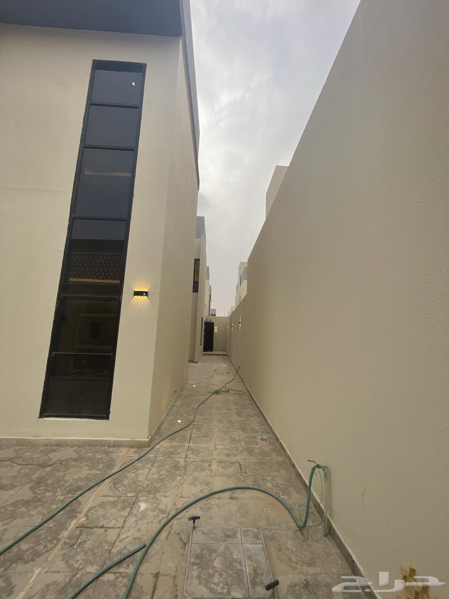 5 bedroom villa in Al Janadriyah 6