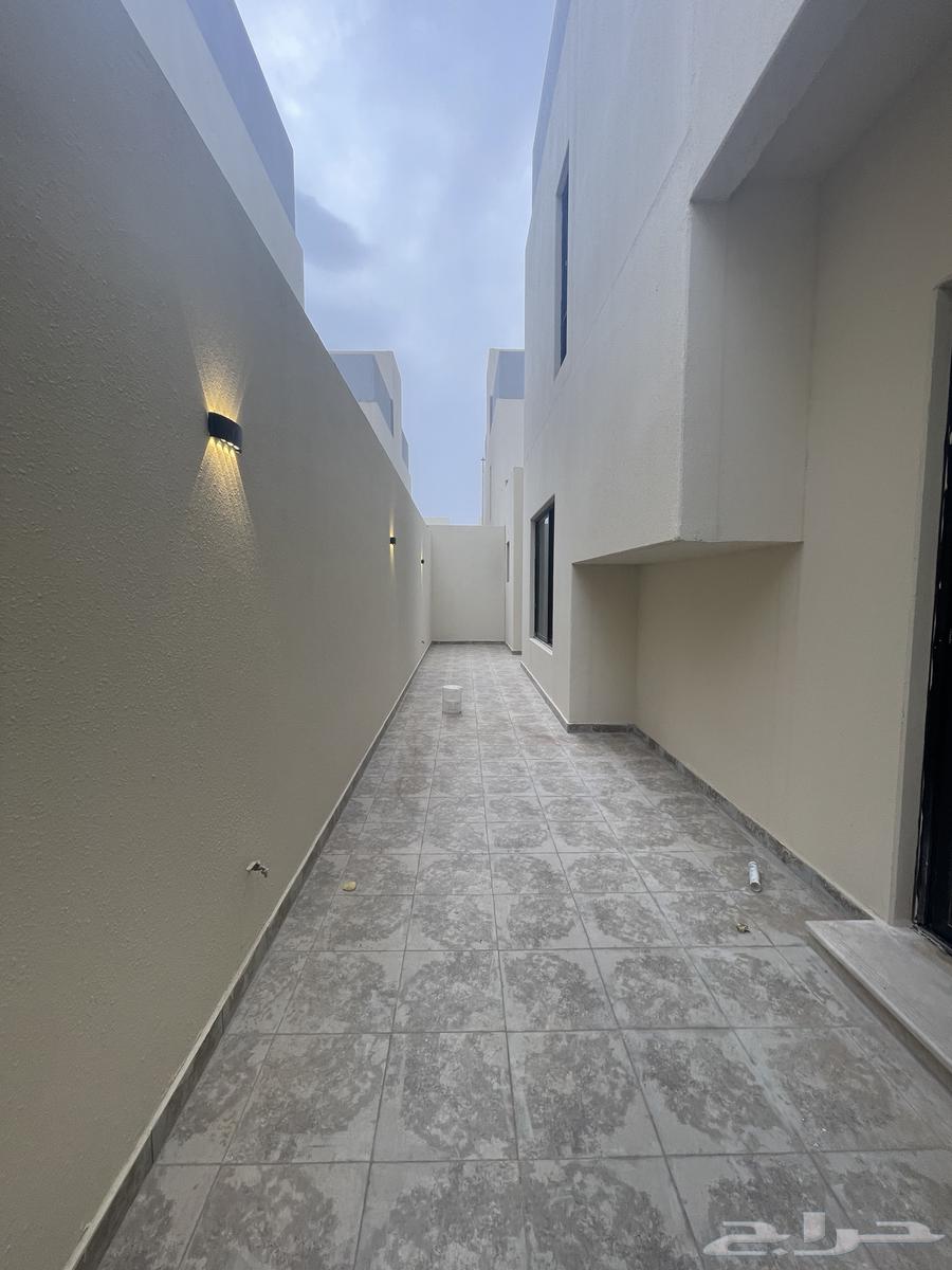 5 bedroom villa in Al Janadriyah 7
