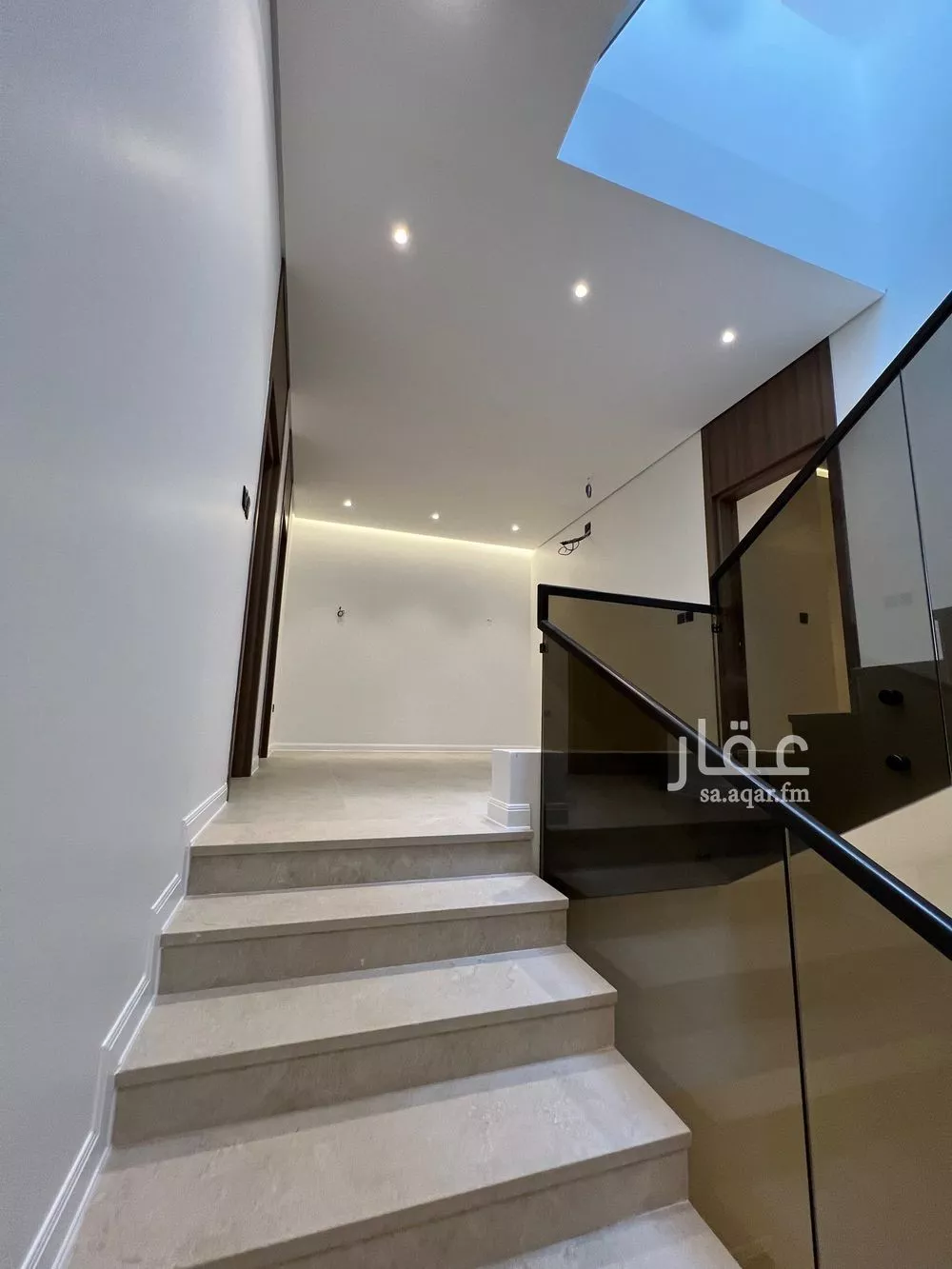 فيلا 5 غرف في النرجس 23