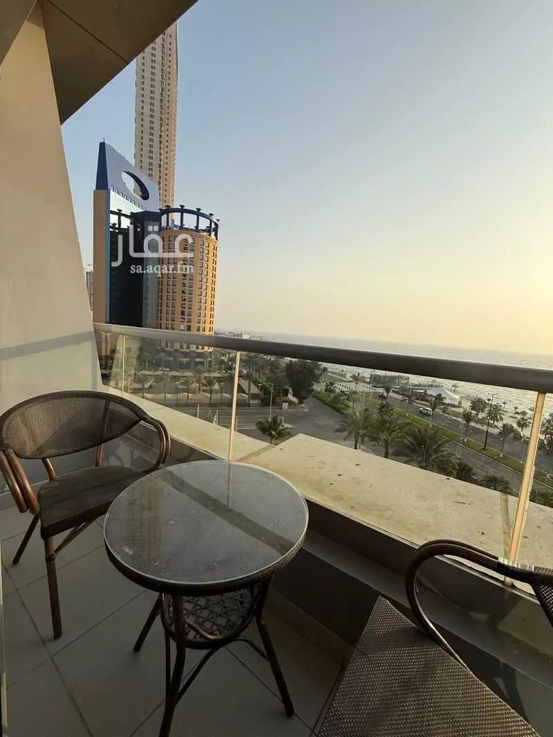 3 bedroom apartment in Al Shati 6