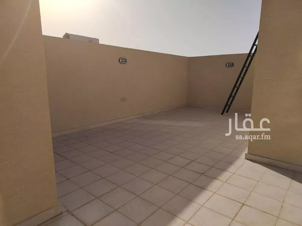 2 bedroom floor in Al Aridh 9