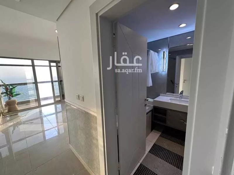 3 bedroom apartment in Al Shati 8