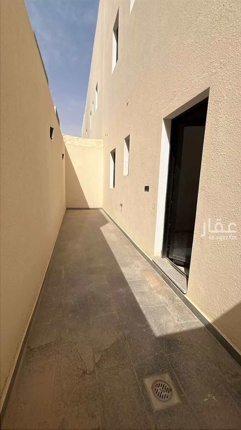 فيلا 4 غرف في العزيزية 3