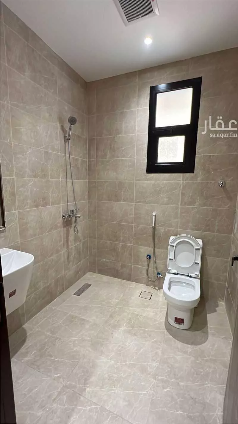 فيلا 4 غرف في العزيزية 8
