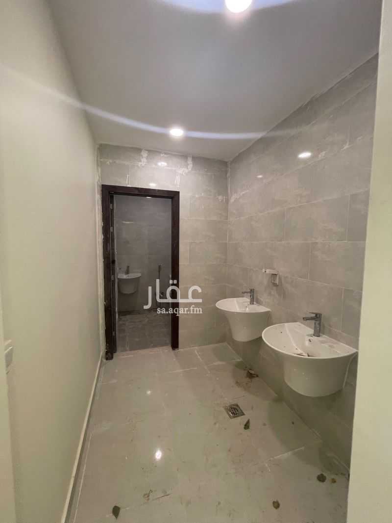 4 bedroom villa in Al Janadriyah, Riyadh 9