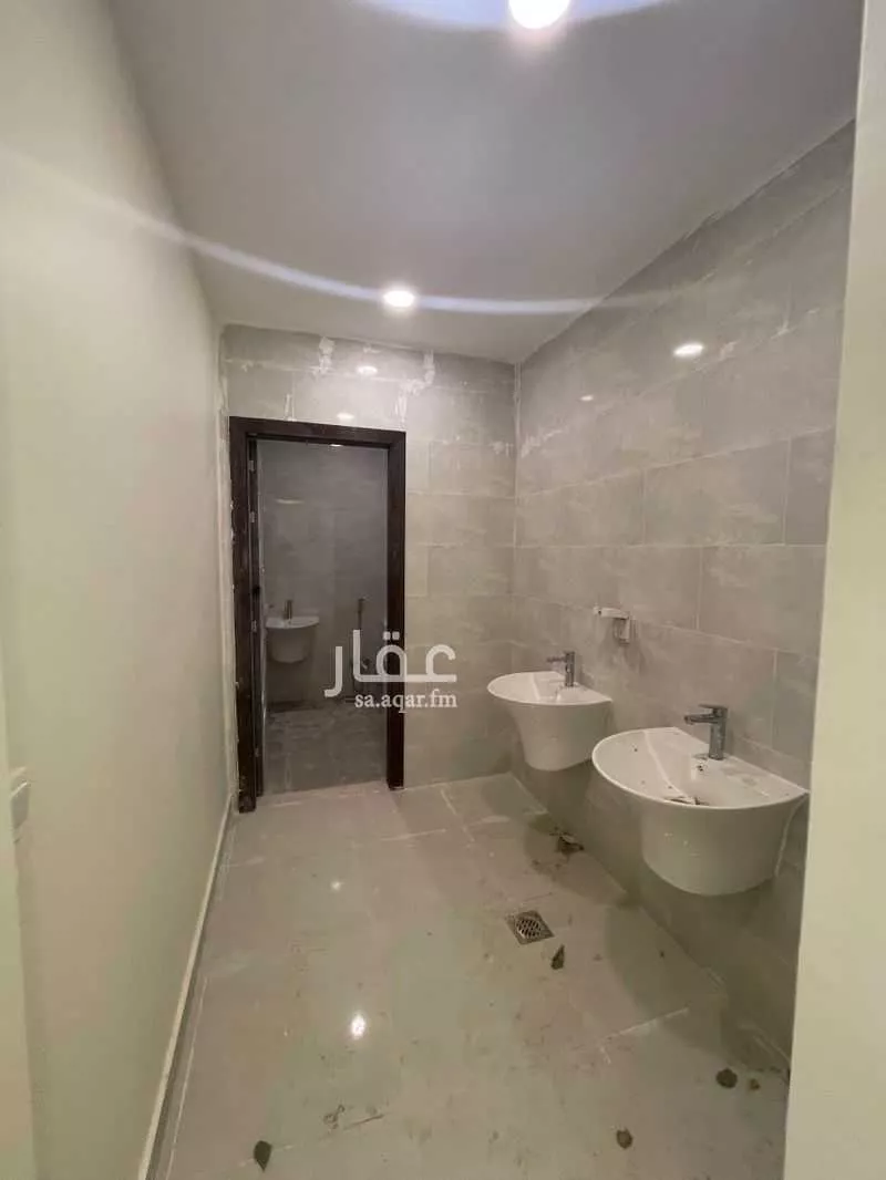 فيلا 5 غرف في الجنادرية 9