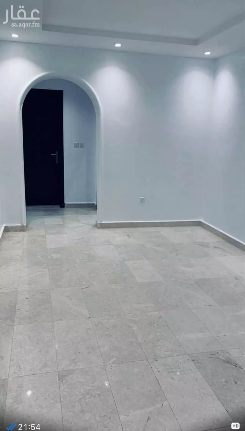 عمارة 1286 م² في الروضة 4
