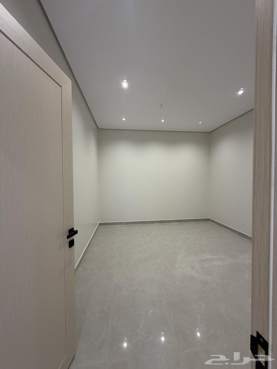 6 bedroom apartment in Dahiat King Fahd 20