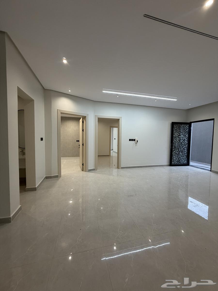6 bedroom apartment in Dahiat King Fahd 21