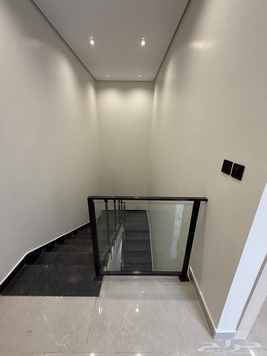 6 bedroom apartment in Dahiat King Fahd 22