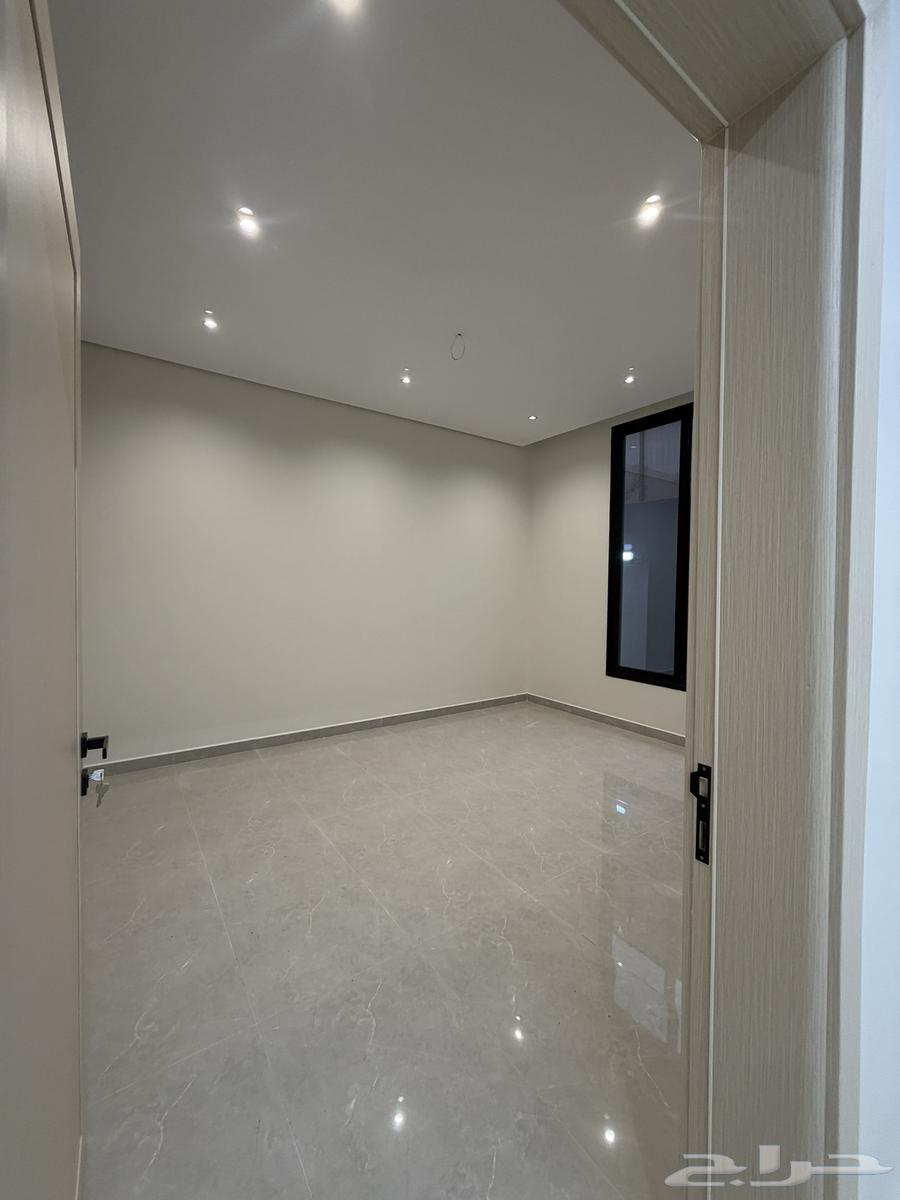 6 bedroom apartment in Dahiat King Fahd 28