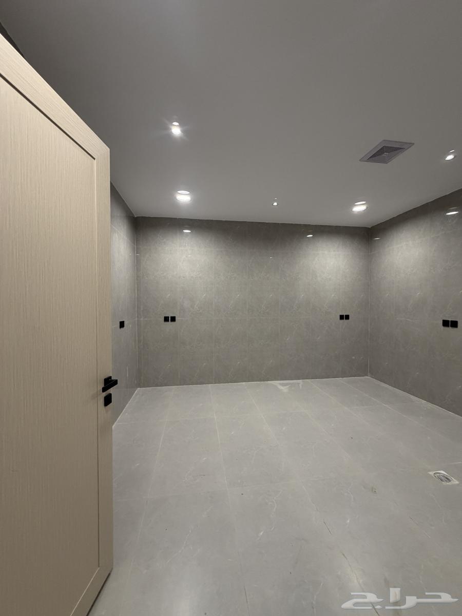6 bedroom apartment in Dahiat King Fahd 31