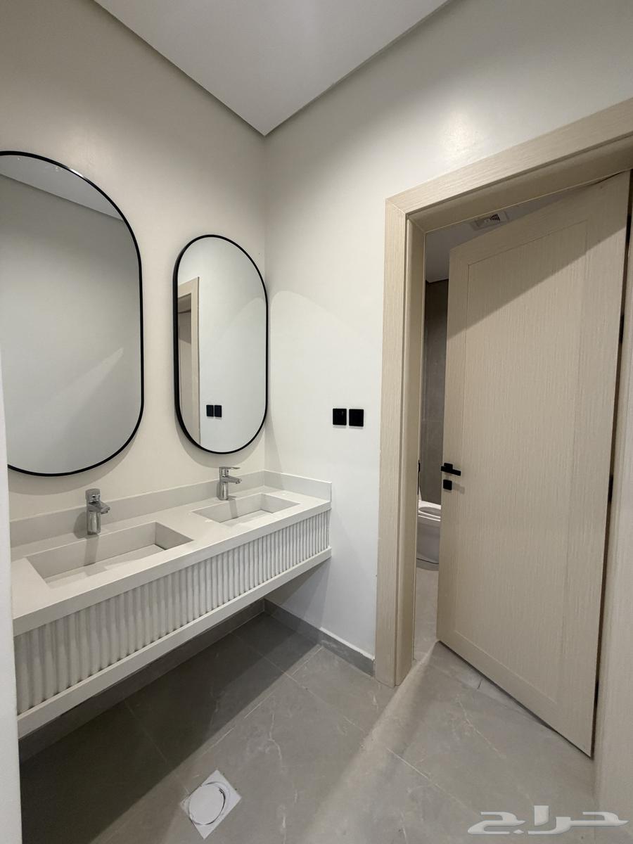 6 bedroom apartment in Dahiat King Fahd 32