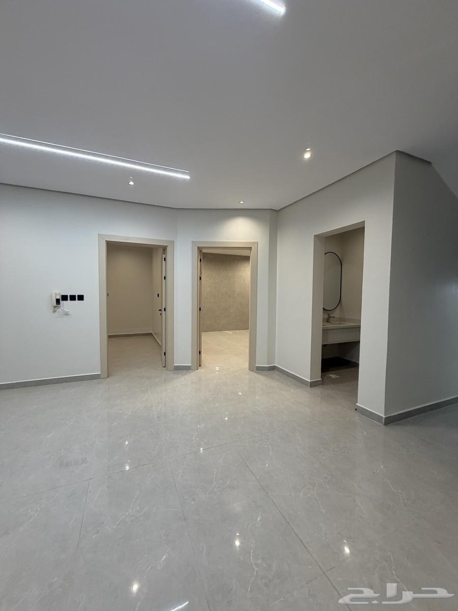 6 bedroom apartment in Dahiat King Fahd 33