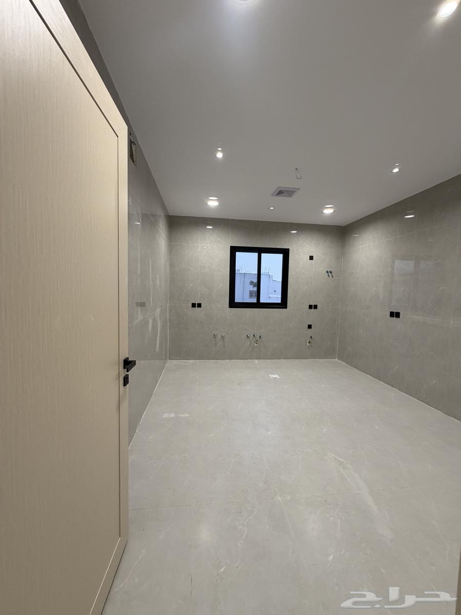6 bedroom apartment in Dahiat King Fahd 8