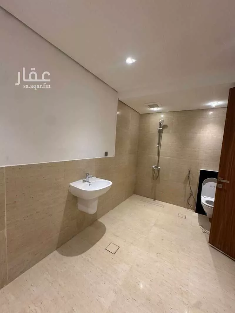 فيلا 6 غرف في العارض 9