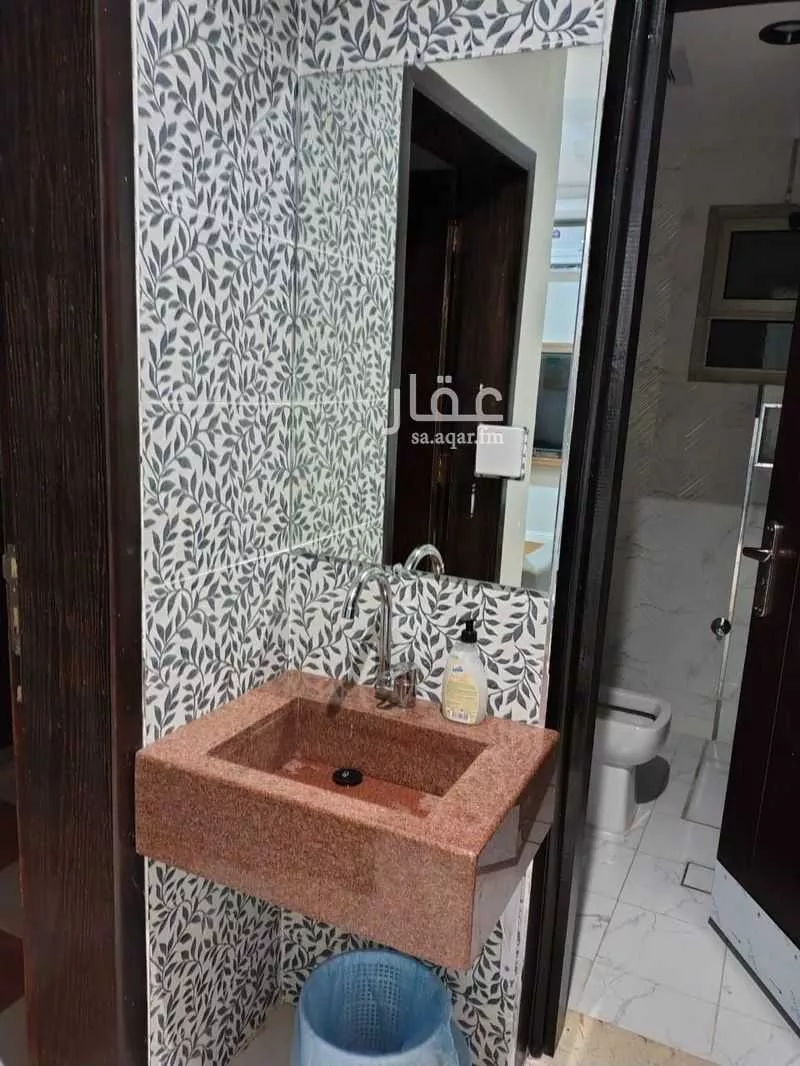 1560 sqm building in Uhud 12
