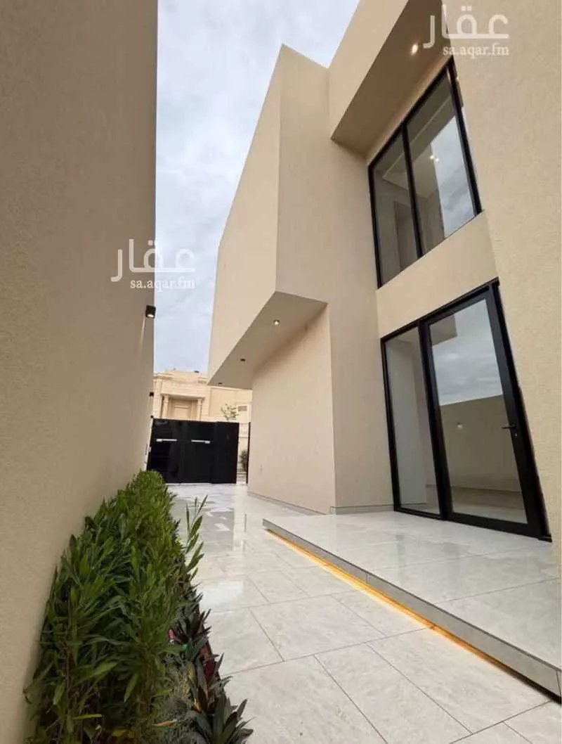 5 bedroom villa in Al Narjis 5