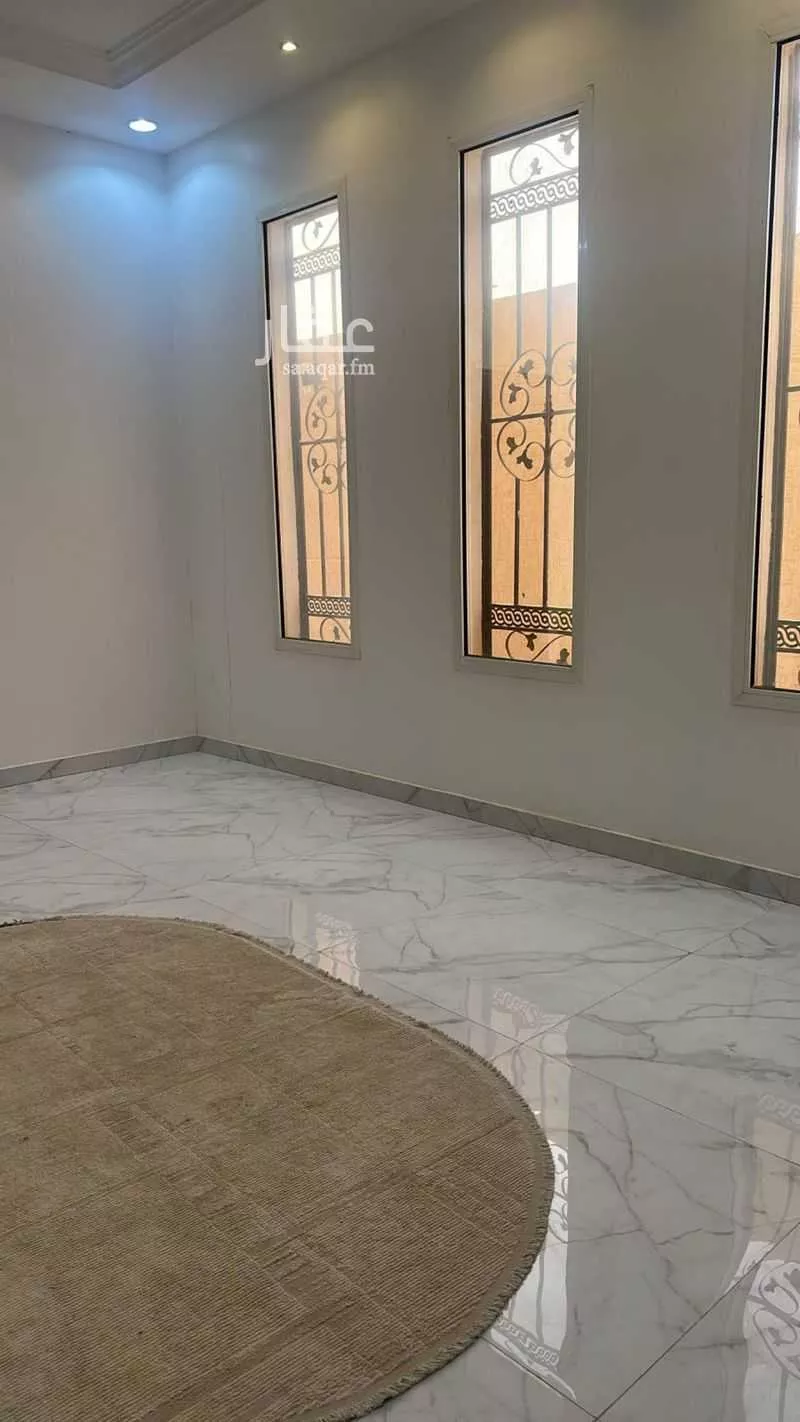 فيلا 7 غرف في الشرق 2