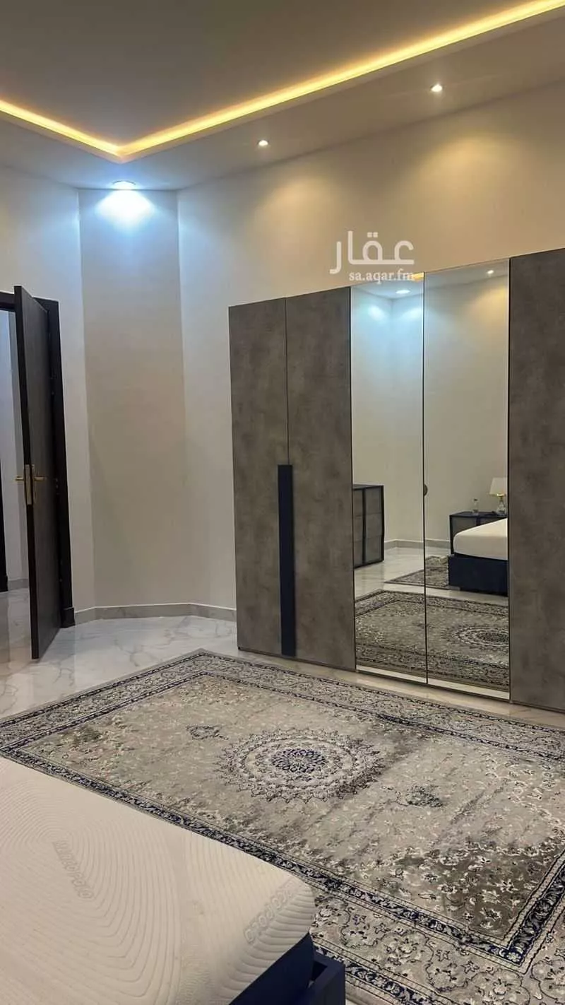 فيلا 7 غرف في الشرق 3