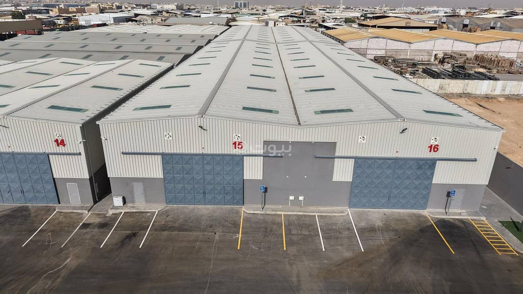 warehouse in Al Masani, Riyadh 3