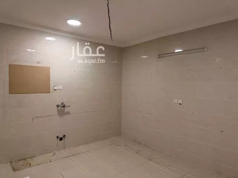 3 bedroom apartment in Al Sharayea 9