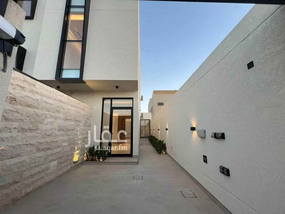 4 bedroom floor in Al Aridh 3