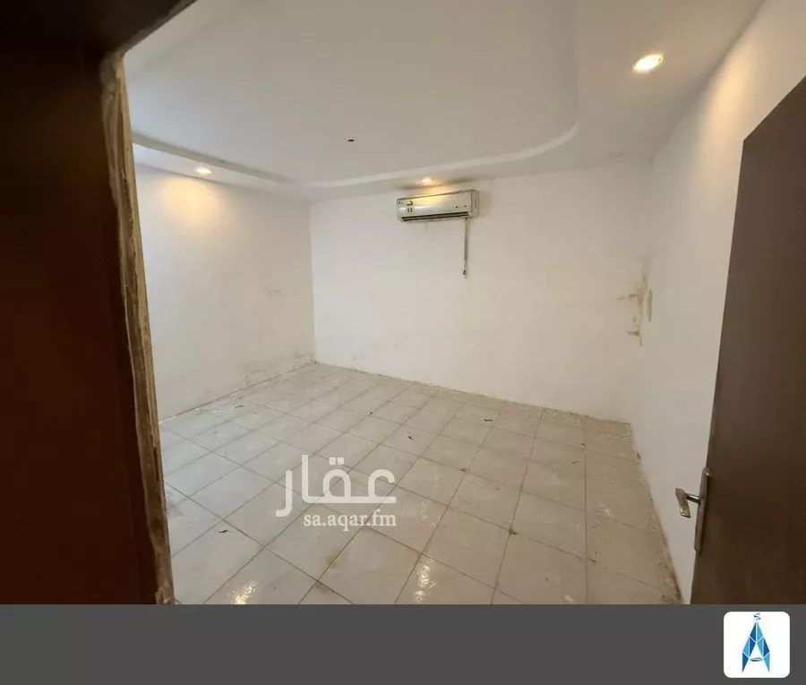 مستودع 232 م² في العمرة الجديدة 2