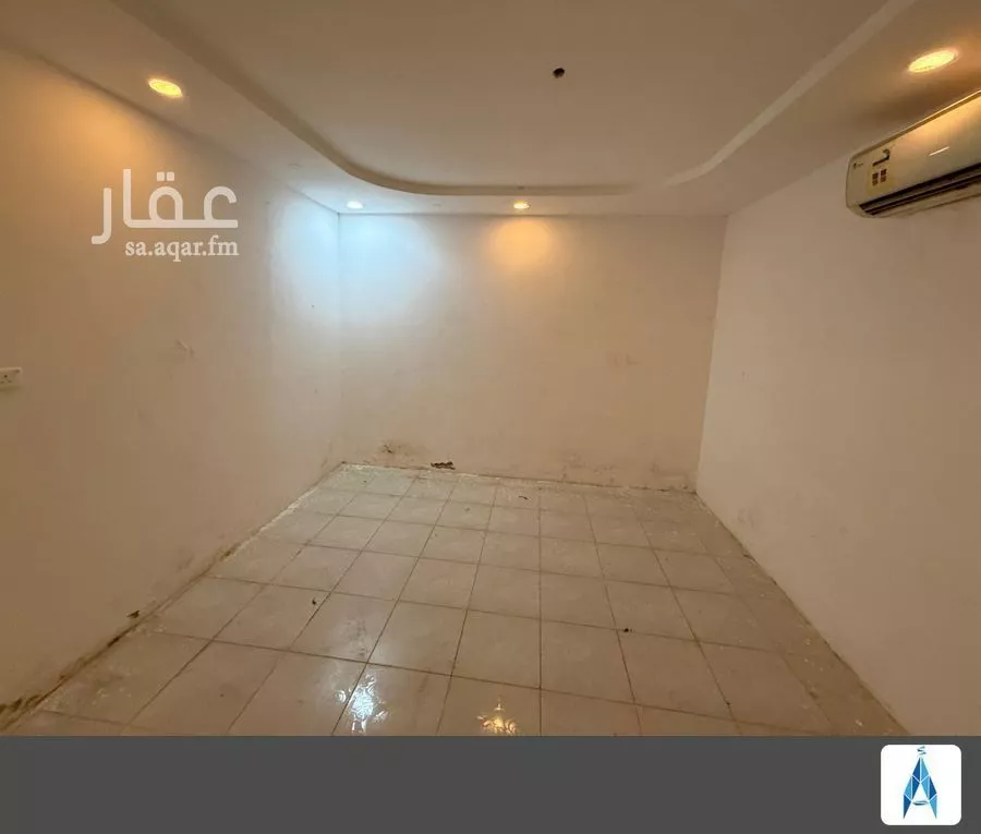 مستودع 232 م² في العمرة الجديدة 5