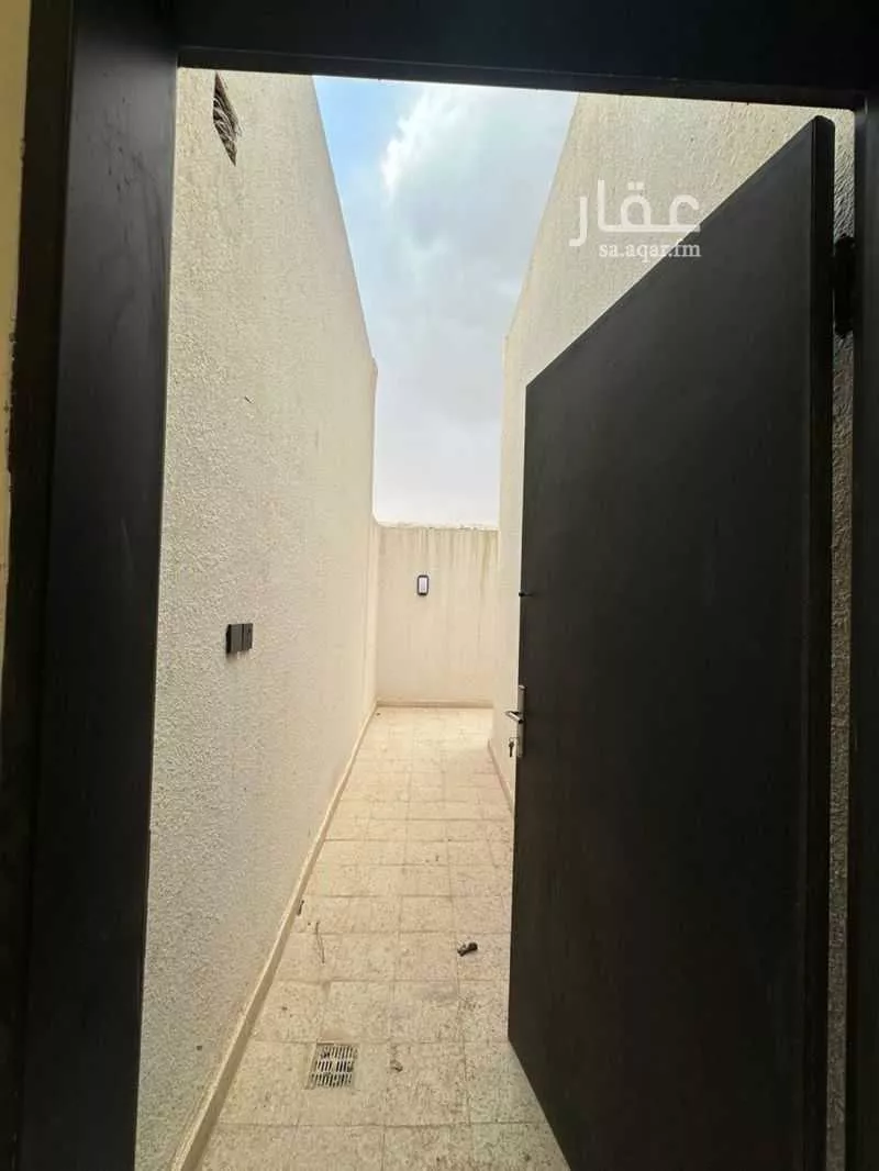 4 bedroom floor in Al Maizilah 3