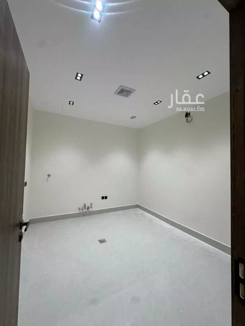 4 bedroom floor in Al Maizilah 5
