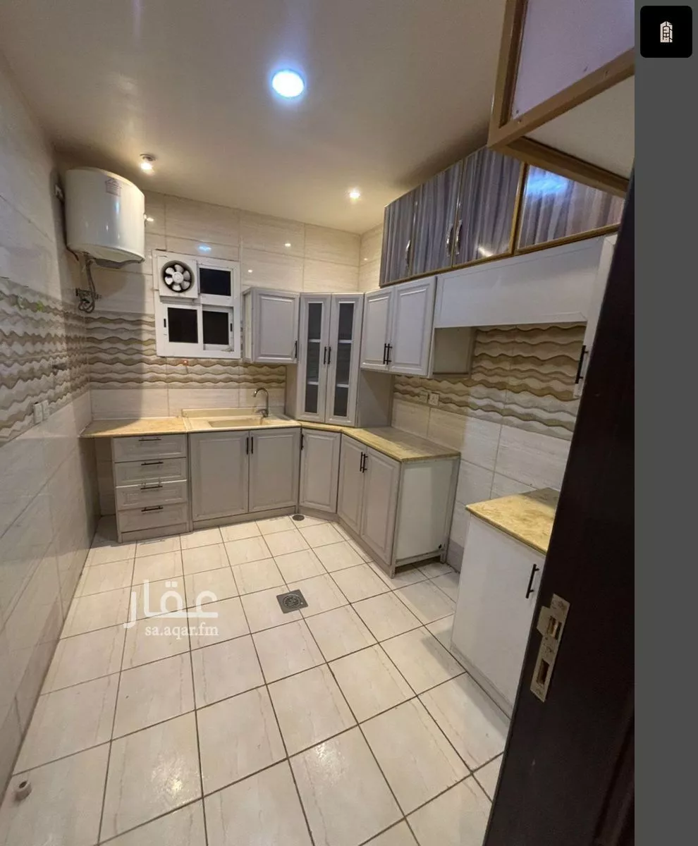 3 bedroom floor in As Saadah 9