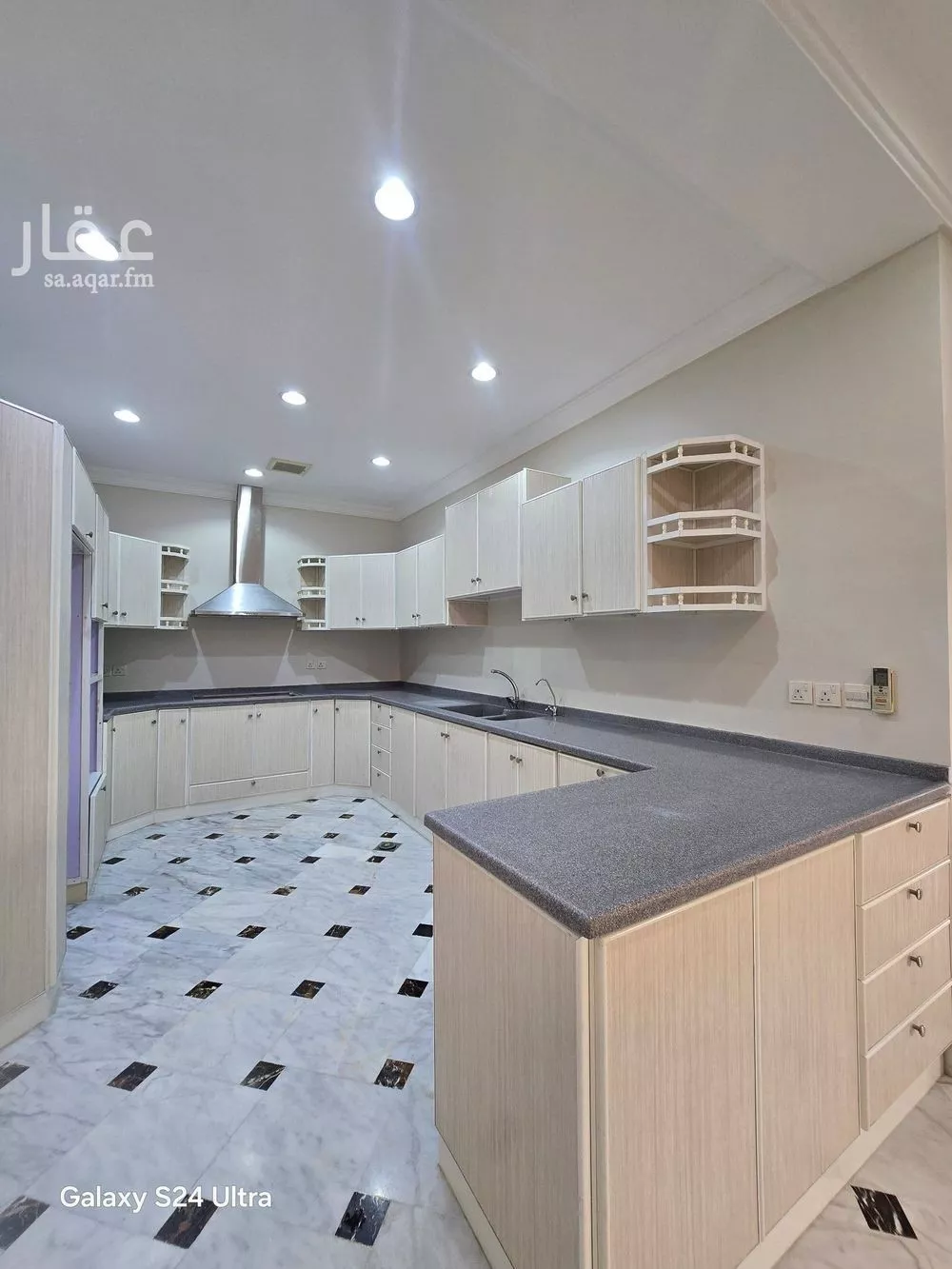4 bedroom apartment in Al Yaqout 2