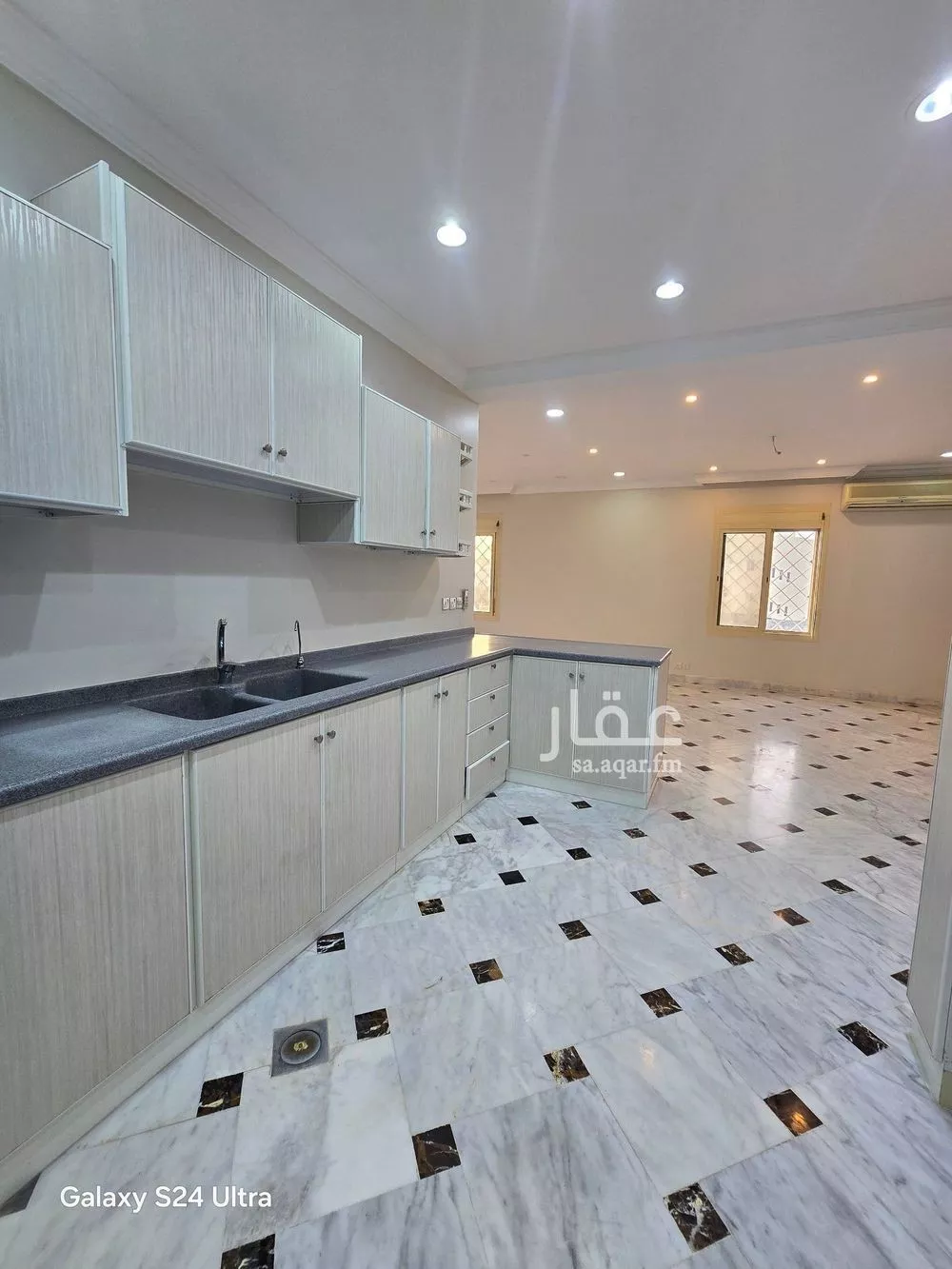 4 bedroom apartment in Al Yaqout 4