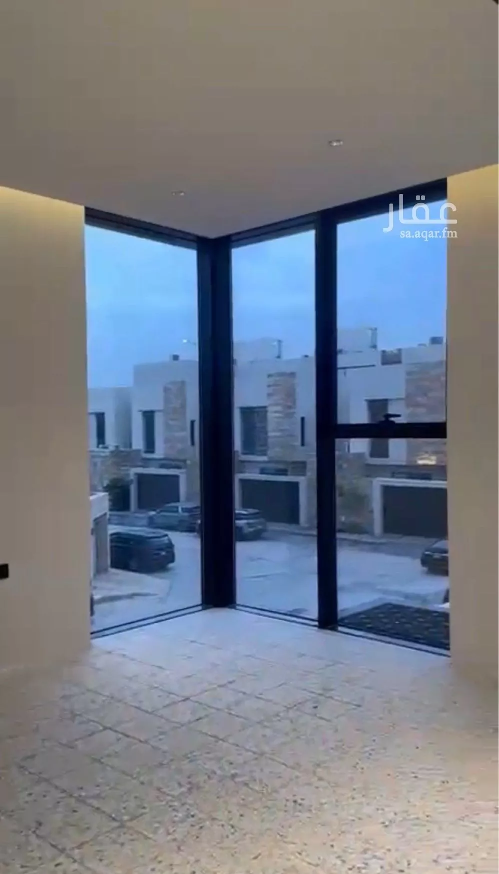 فيلا 5 غرف في العارض 2