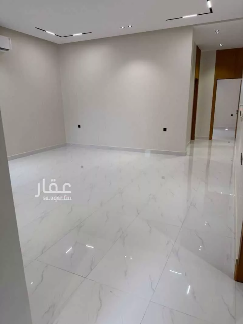 4 bedroom floor in Al Khaleej 5