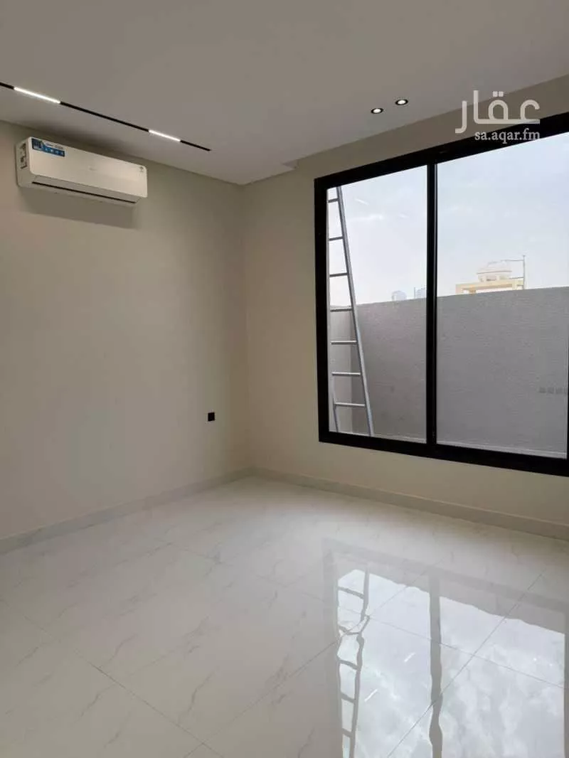4 bedroom floor in Al Khaleej 8