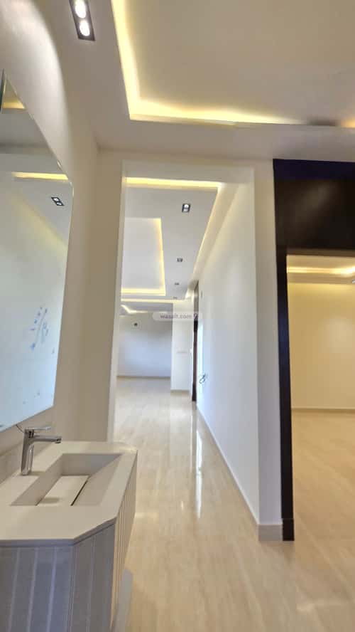 8 bedroom floor in Dirab 17