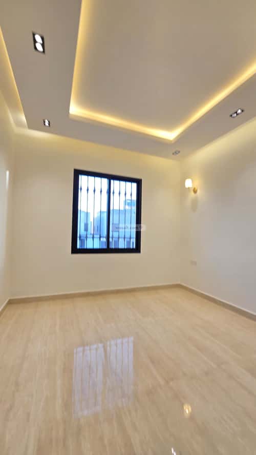 8 bedroom floor in Dirab 5