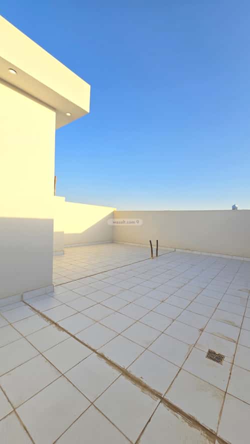 8 bedroom floor in Dirab 6