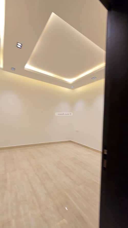 8 bedroom floor in Dirab 8