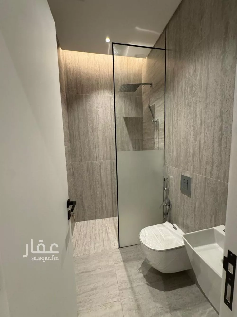 3 bedroom apartment in Al Malqa 5