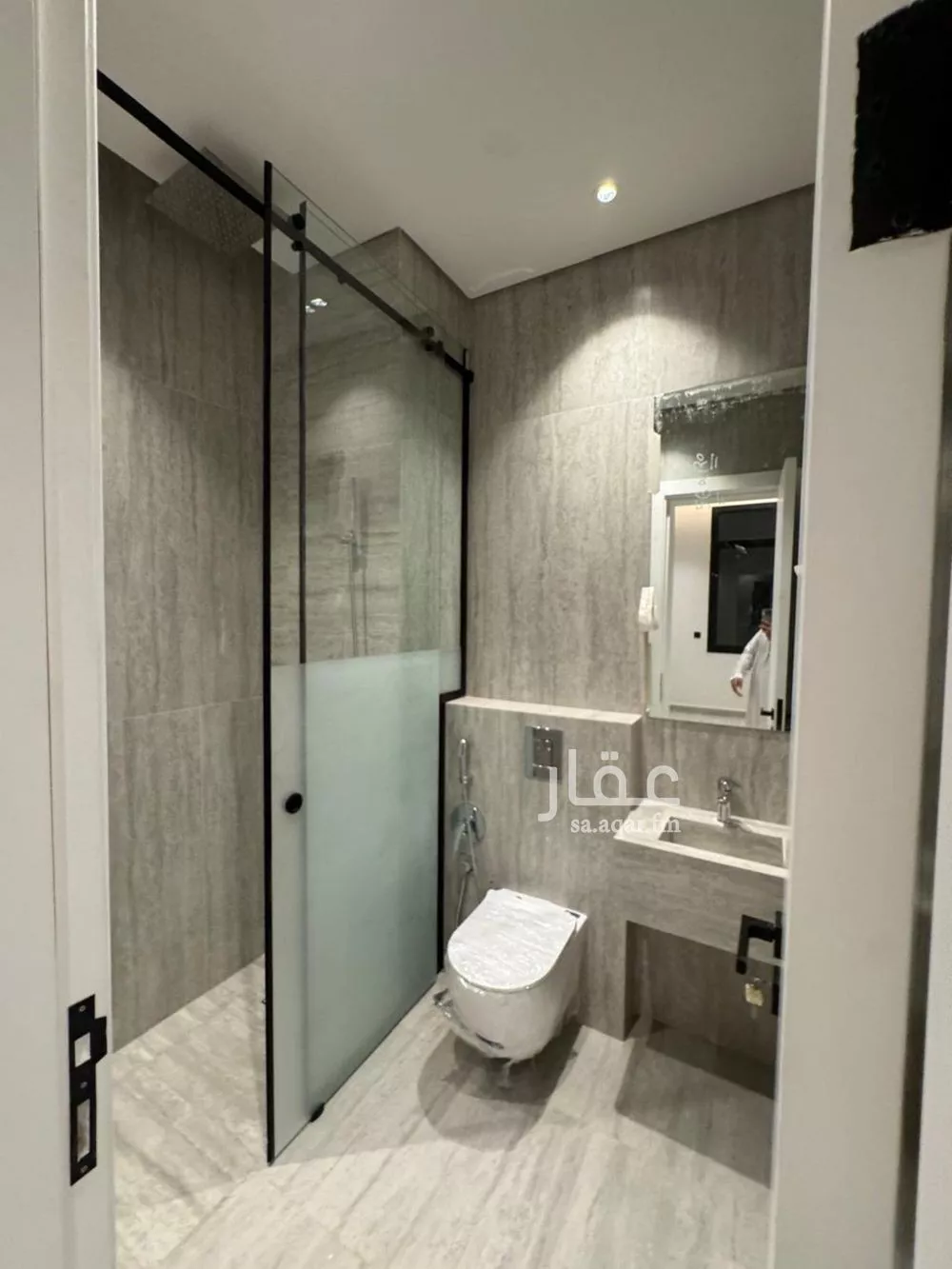 3 bedroom apartment in Al Malqa 7