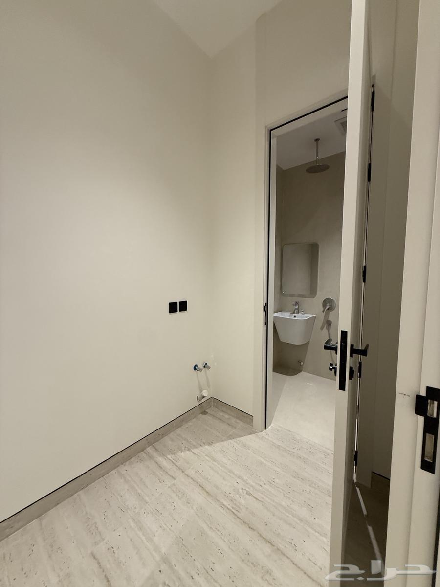 6 bedroom villa in Al Rimal 11
